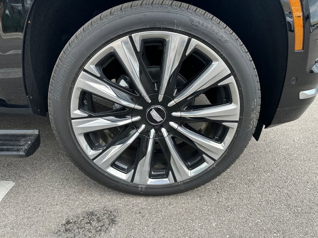 New 2026 Cadillac Escalade ESV Luxury AWD/4WD image 15