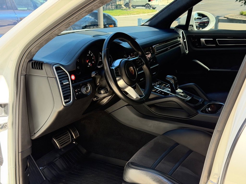 Used 2023 Porsche Cayenne GTS AWD/4WD image 22