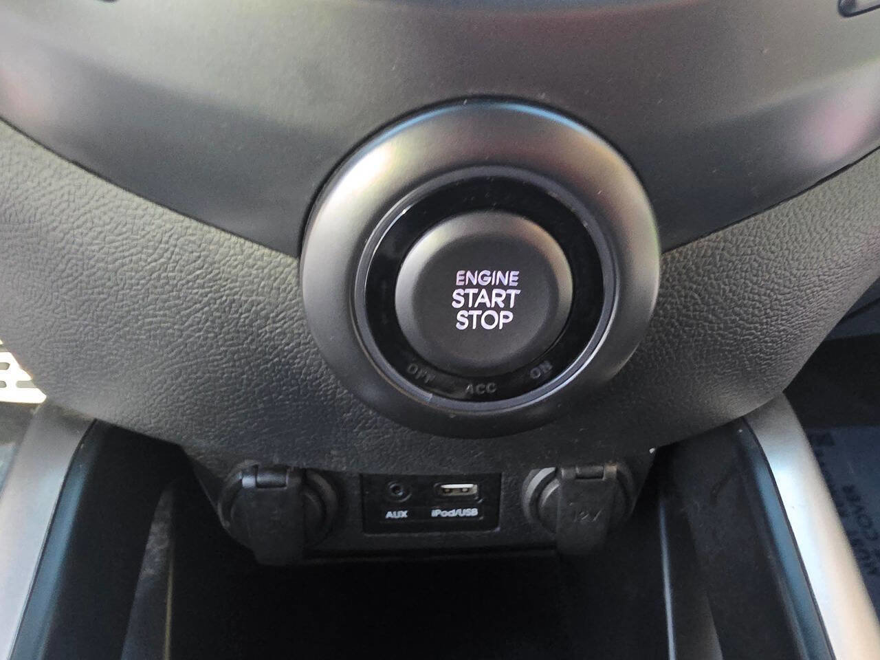 Used 2015 Hyundai Veloster Turbo FWD image 34