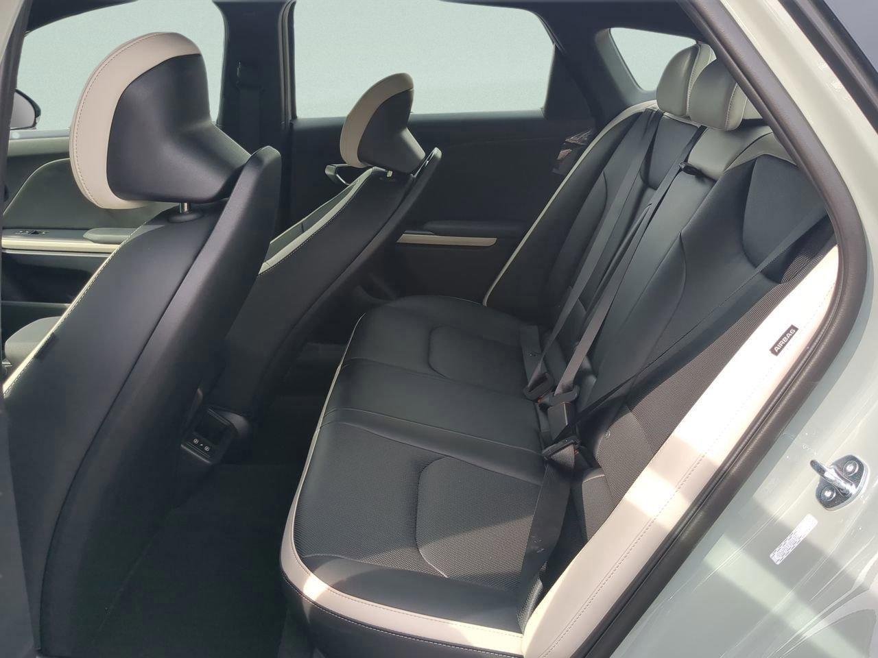 New 2025 Kia K4 GT-Line w/ GT-Line Premium Package FWD image 9