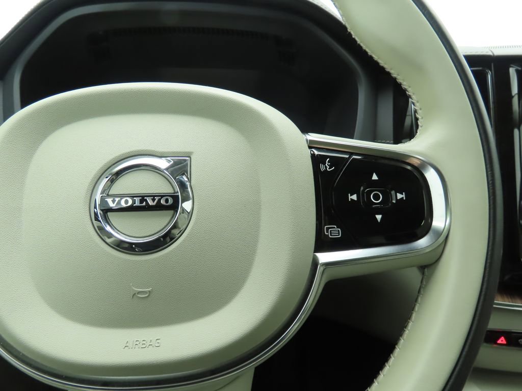 Used 2019 Volvo XC60 T5 Inscription w/ Protection Package Premier image 12