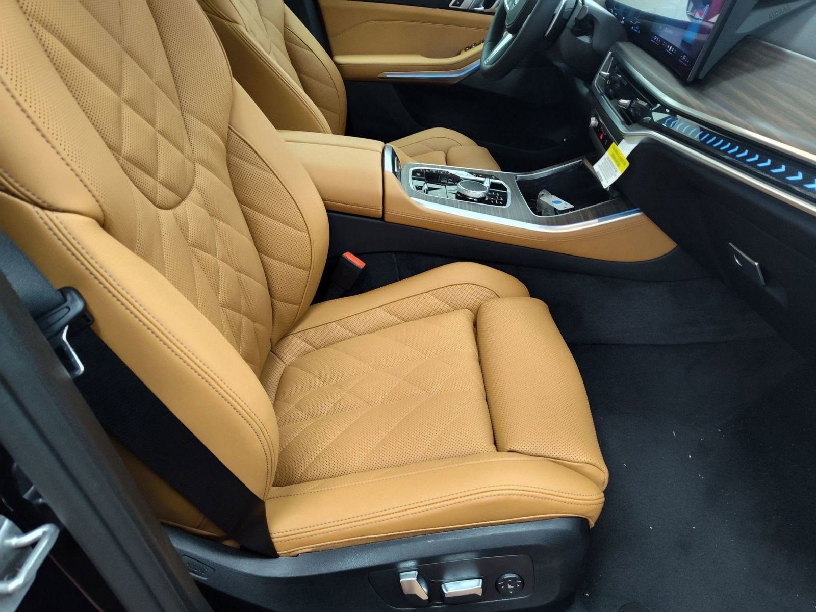 Used 2026 BMW X5 xDrive50e w/ M Sport Package image 27