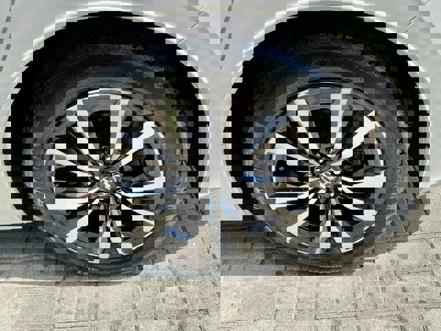 Used 2024 Honda Civic EX-L image 12