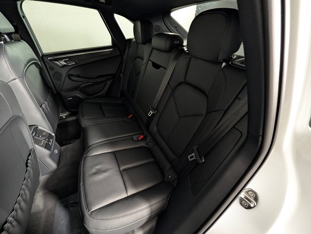 New 2026 Porsche Macan GTS AWD/4WD image 24