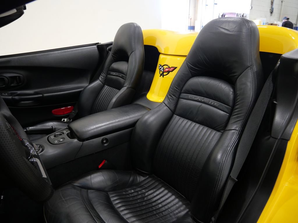 Used 2004 Chevrolet Corvette Convertible image 25