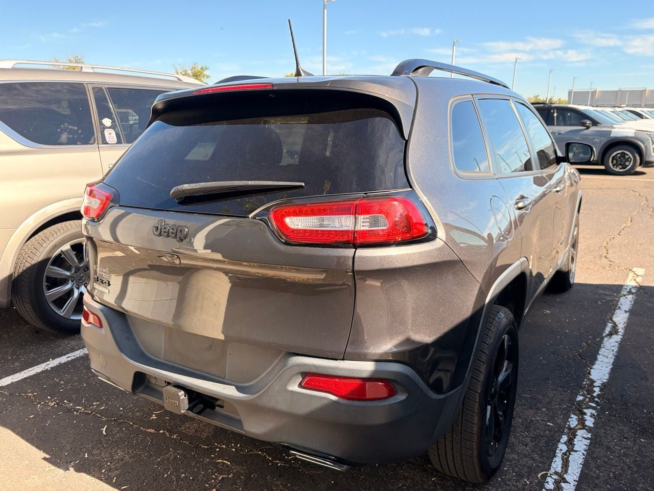 Used 2017 Jeep Cherokee High Altitude AWD/4WD image 5