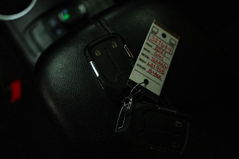 Used 2021 GMC Terrain SLE w/ LPO, Floor Liner Package FWD image 20