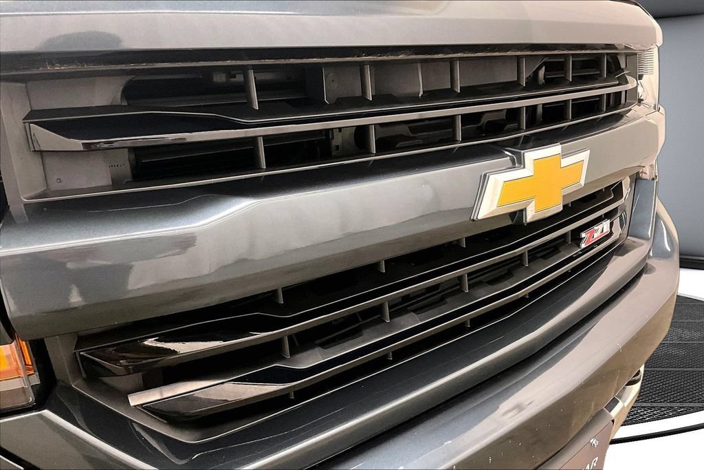 Used 2018 Chevrolet Silverado 1500 LT w/ All Star Edition AWD/4WD image 32