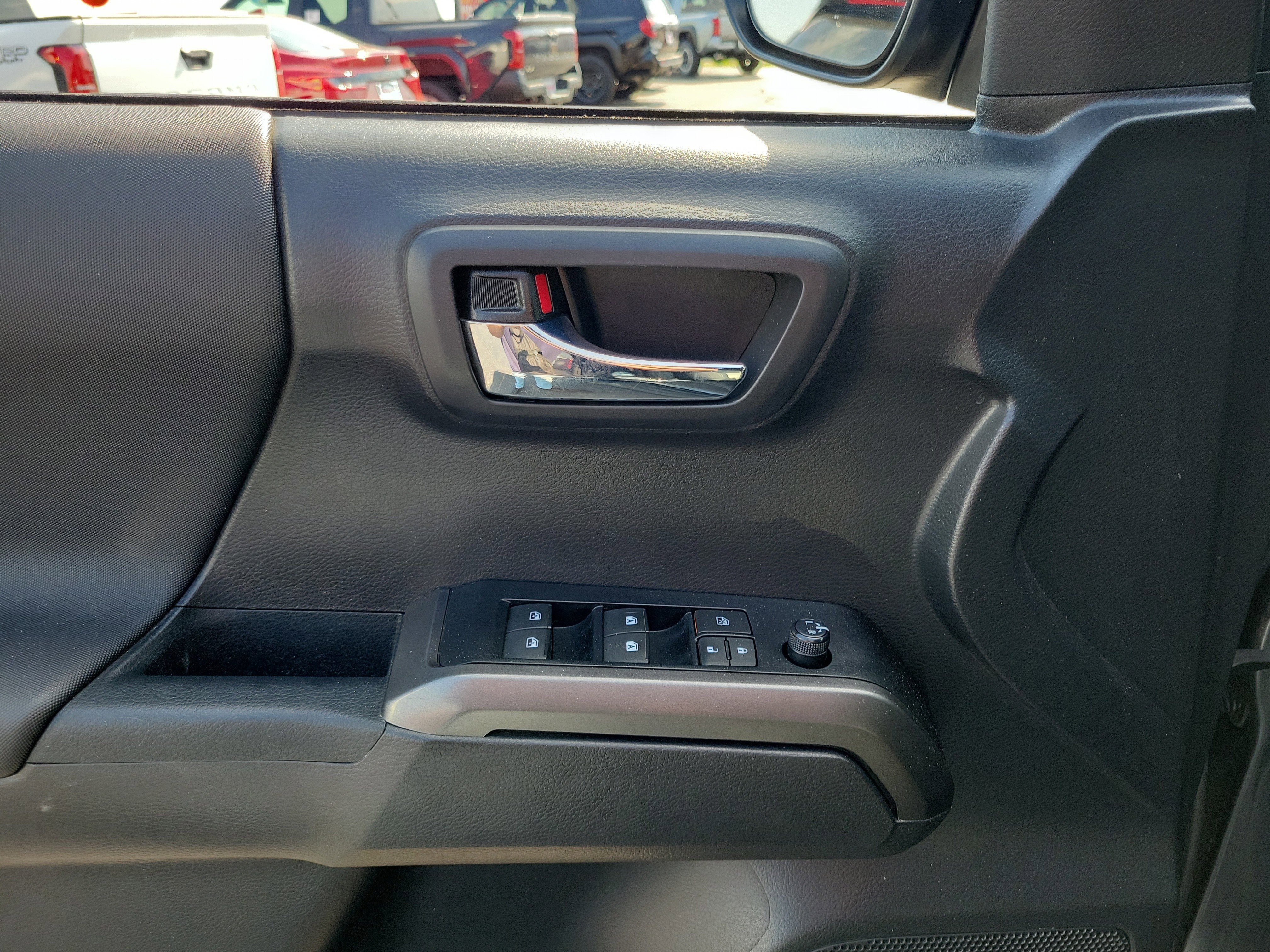 Used 2023 Toyota Tacoma TRD Off-Road AWD/4WD image 17
