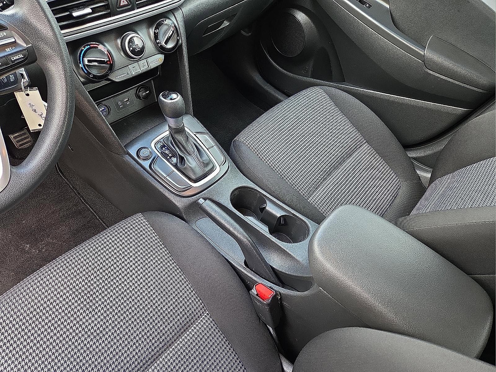 Used 2020 Hyundai Kona SE image 25