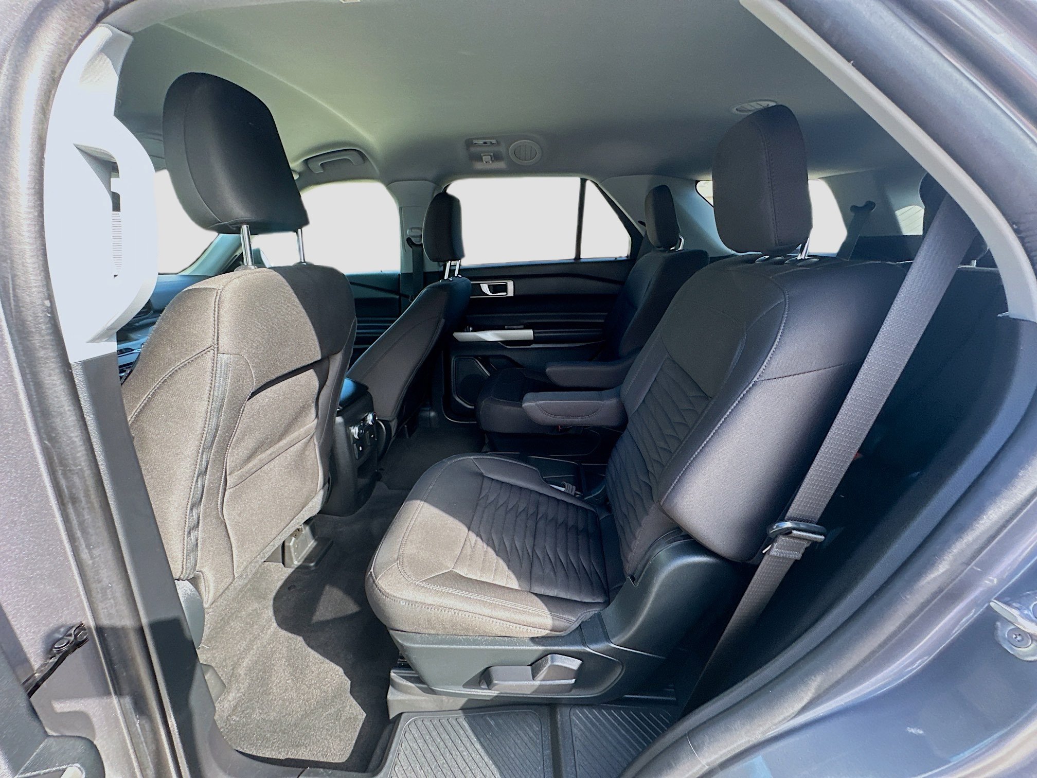 Used 2021 Ford Explorer XLT image 23