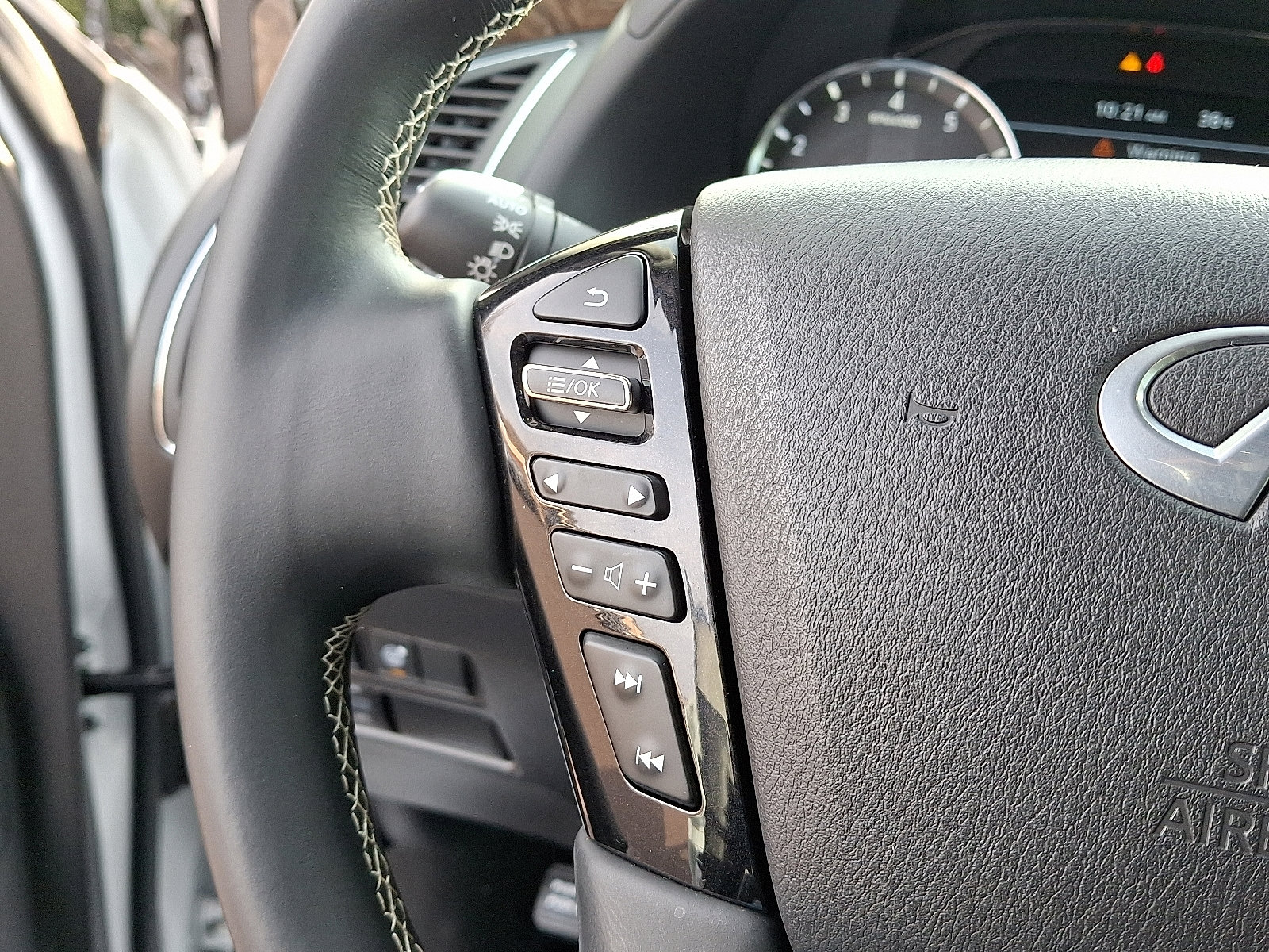 Certified 2024 INFINITI QX80 Premium Select w/ Cargo Package image 22