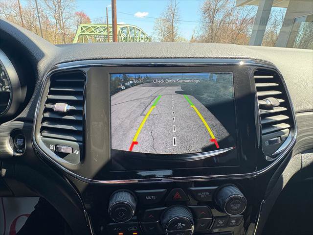 Certified 2021 Jeep Grand Cherokee Laredo X AWD/4WD image 25