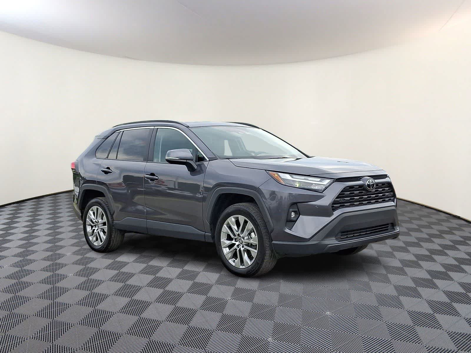 Used 2025 Toyota RAV4 XLE Premium w/ Weather Package FWD image 4