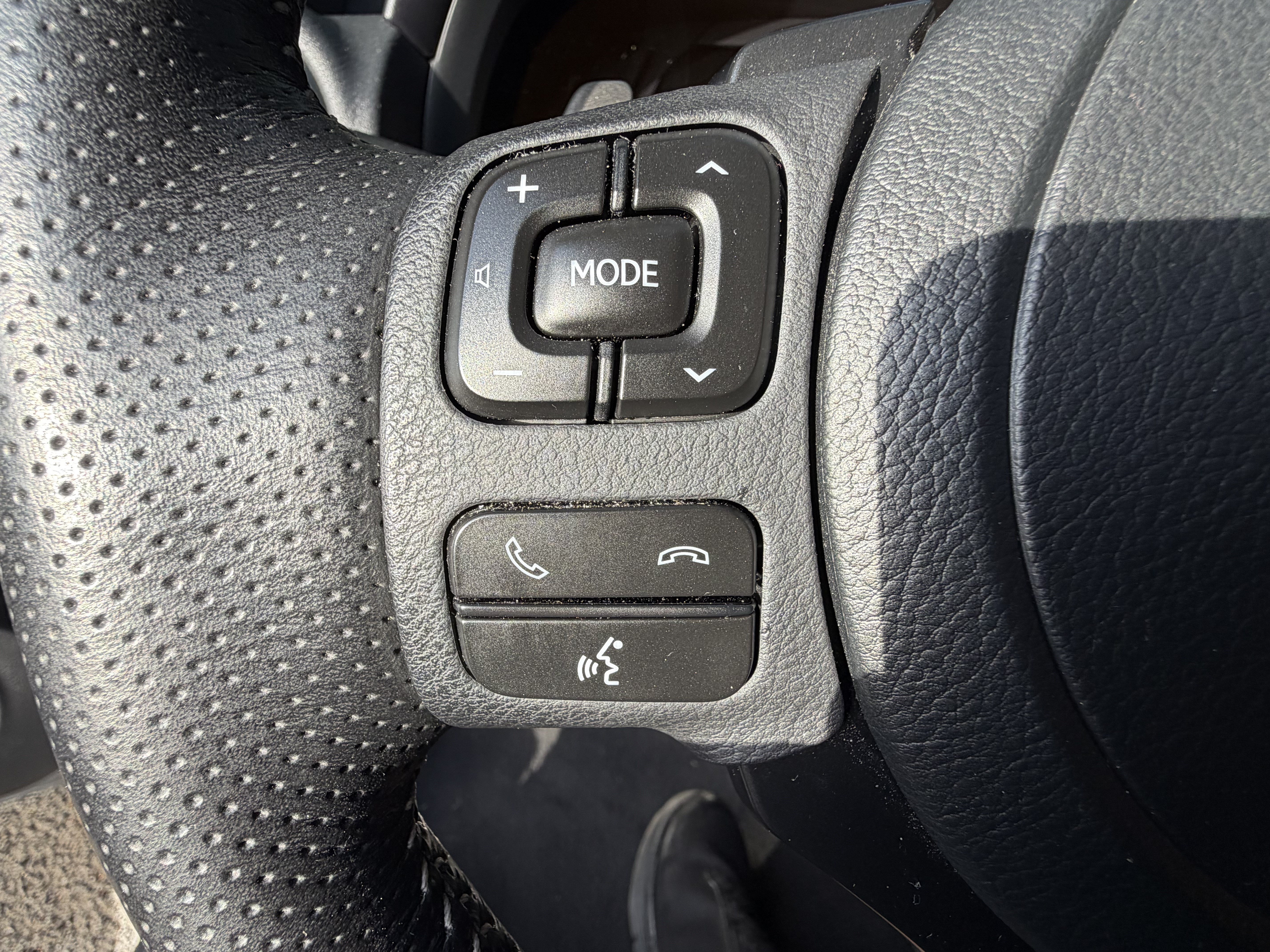 Used 2023 Lexus IS 350 F Sport w/ Navigation Package RWD image 19