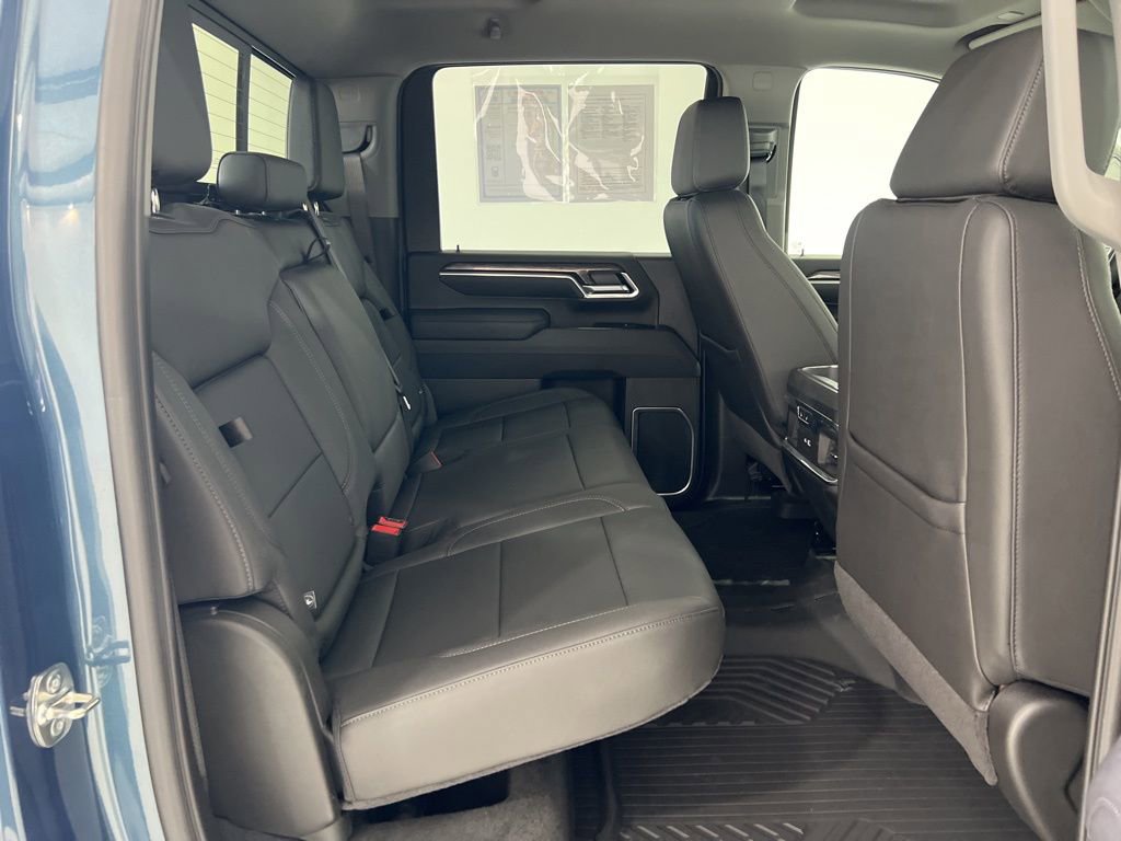 Used 2025 Chevrolet Silverado 2500 LTZ w/ LTZ Premium Package image 25
