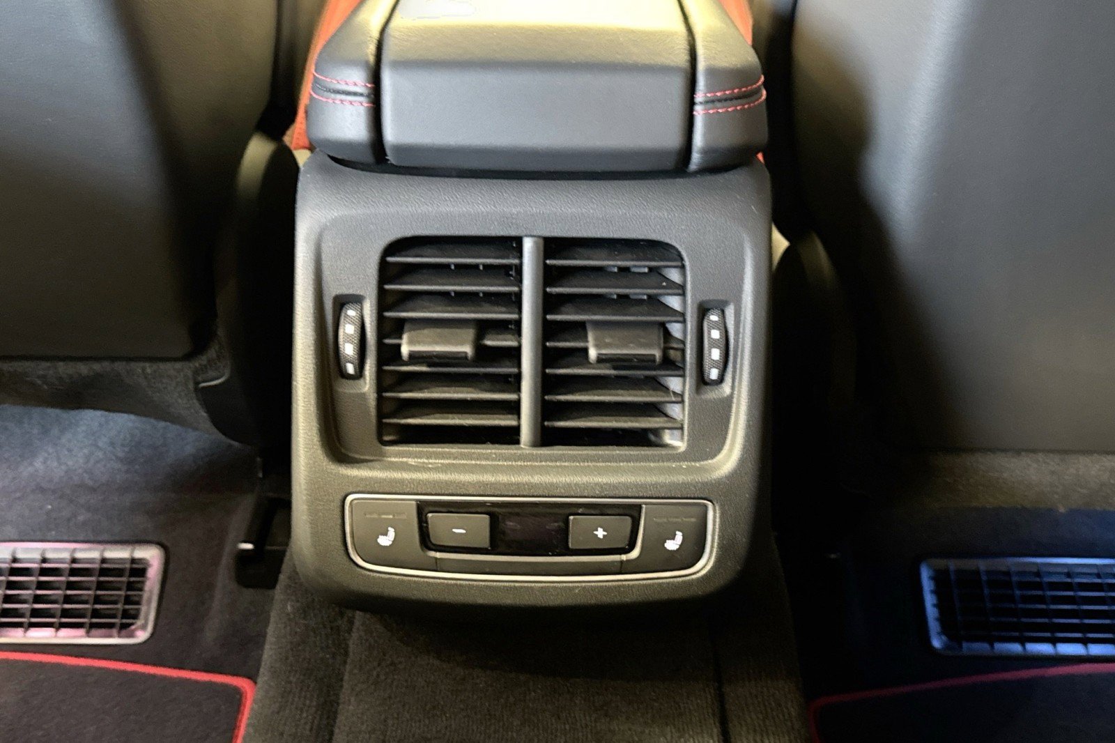 Used 2023 Audi RS e-tron GT AWD/4WD image 23