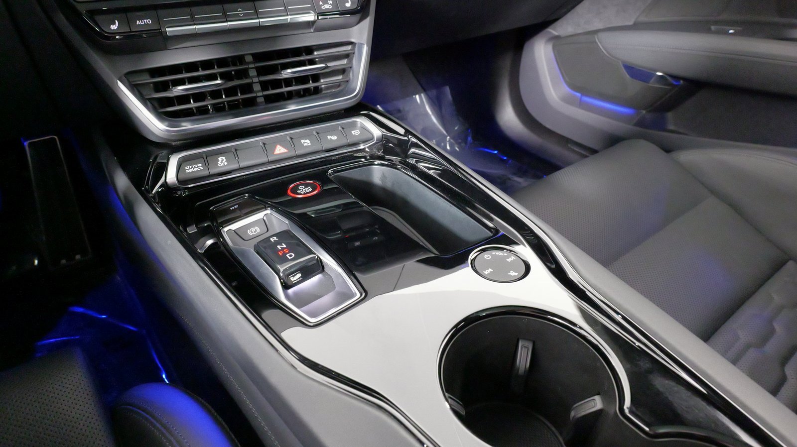 Used 2024 Audi RS e-tron GT w/ Carbon Performance Package image 63