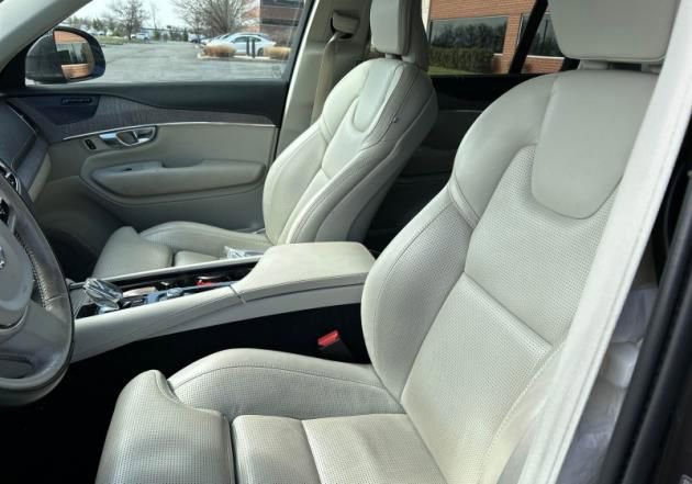 Used 2023 Volvo XC90 B6 Ultimate w/ Protection Package Premier image 3