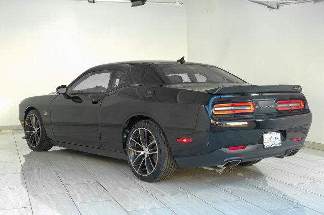 Used 2015 Dodge Challenger R/T Scat Pack RWD image 8