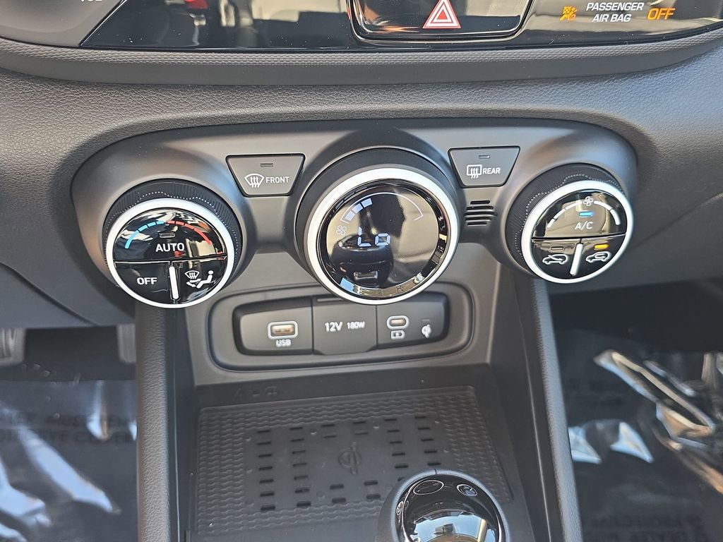 New 2025 Hyundai Venue Limited image 28