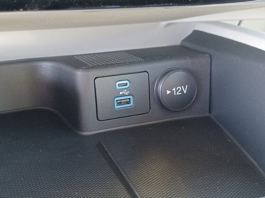 Used 2023 Ford Escape SE image 28