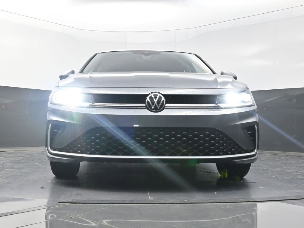 Used 2025 Volkswagen Jetta SE image 24