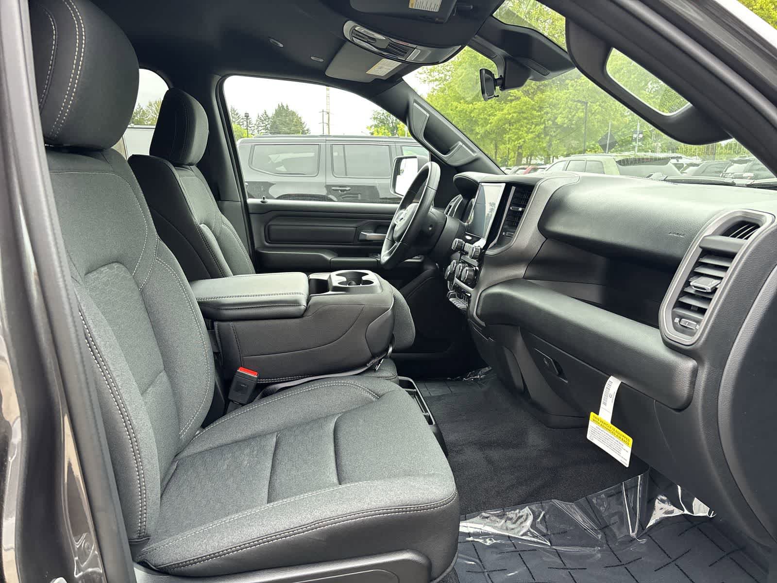 New 2026 RAM 1500 Express AWD/4WD image 5