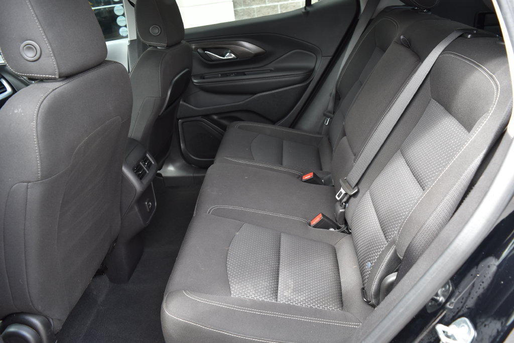 Used 2024 GMC Terrain SLE AWD/4WD image 10