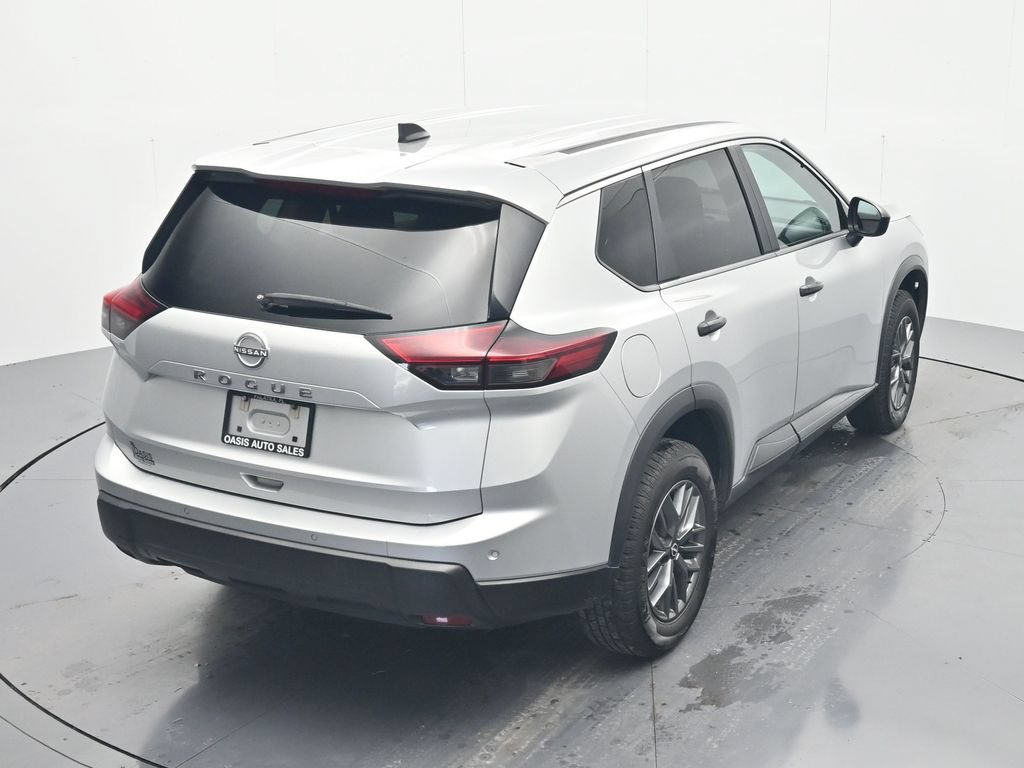 Used 2024 Nissan Rogue S FWD image 31