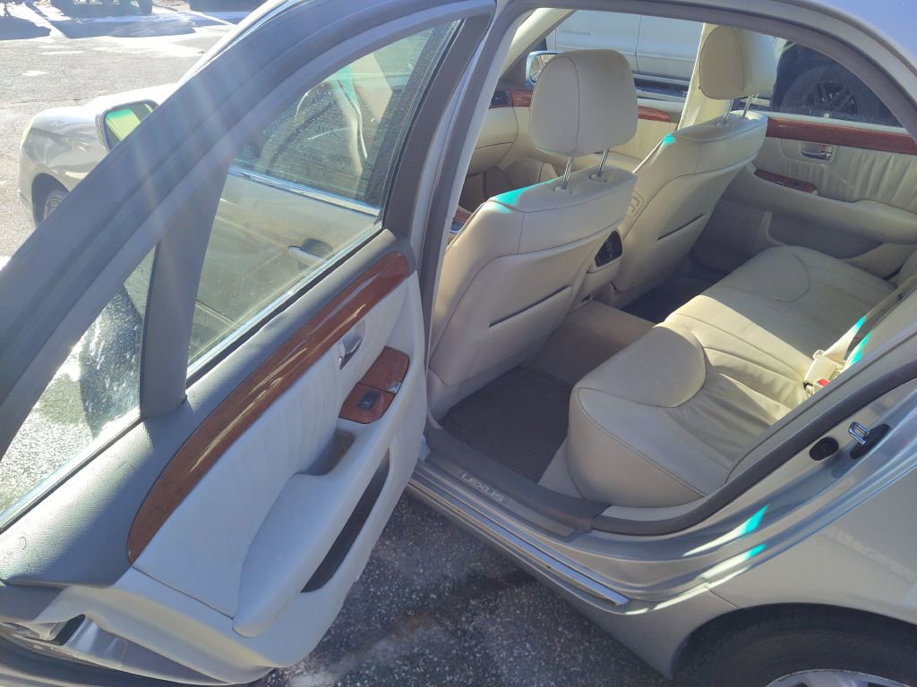 Used 2003 Lexus LS 430 RWD image 12