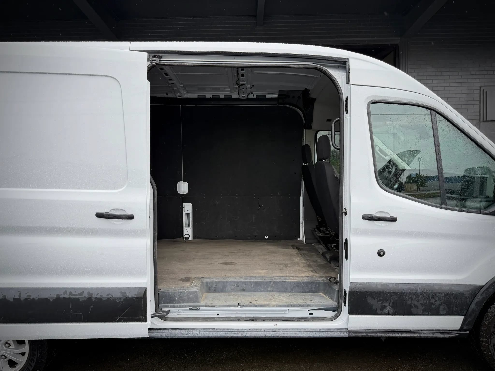 Used 2022 Ford Transit 250 Medium Roof w/ Interior Upgrade Package RWD image 18