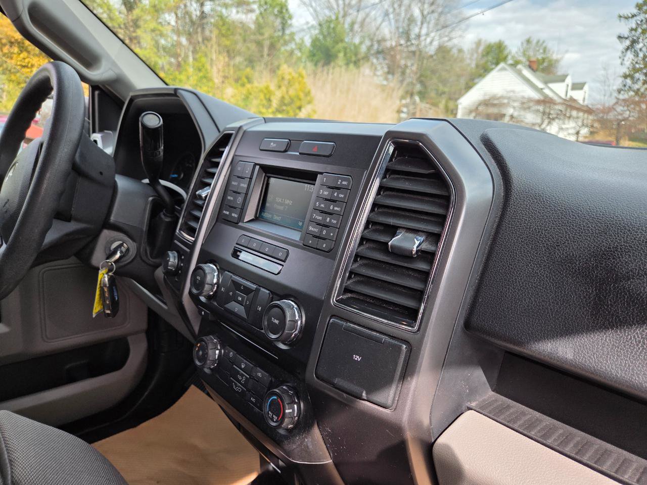 Used 2017 Ford F150 XLT AWD/4WD image 31