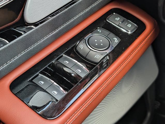 New 2026 Lincoln Aviator Reserve w/ Luxury Package RWD image 22