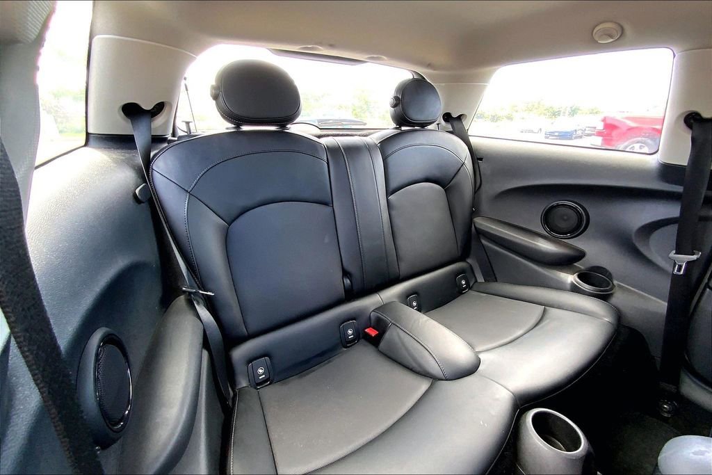Used 2018 MINI Cooper 2-Door Hardtop image 21