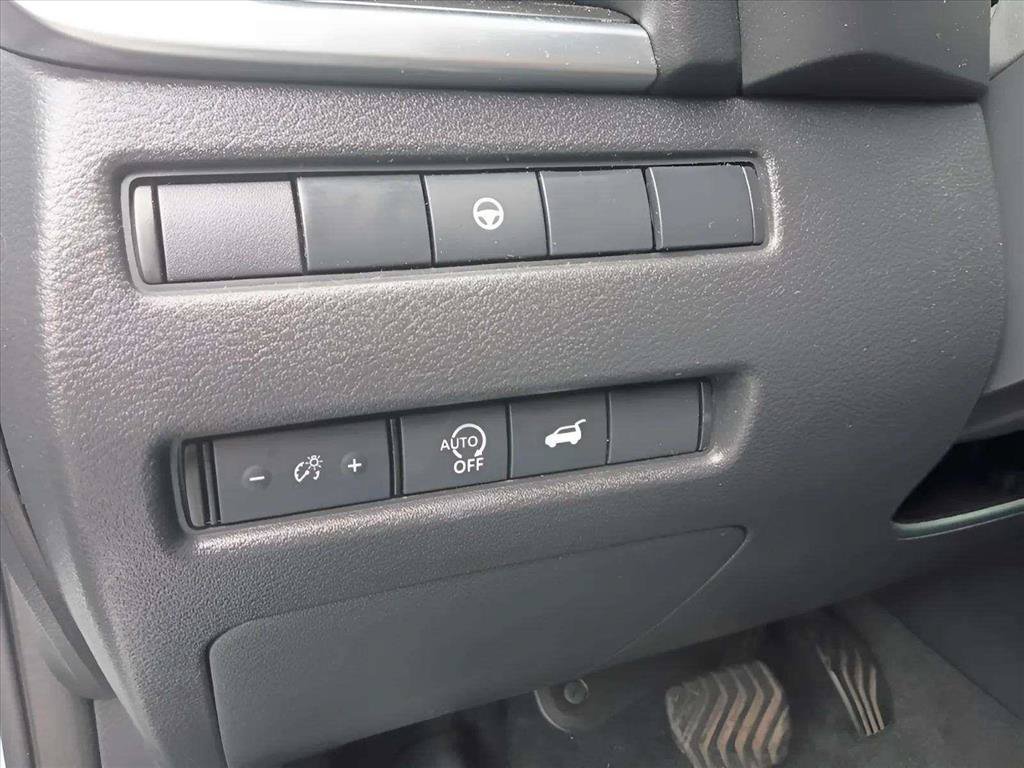 Used 2026 Nissan Rogue SV FWD image 12