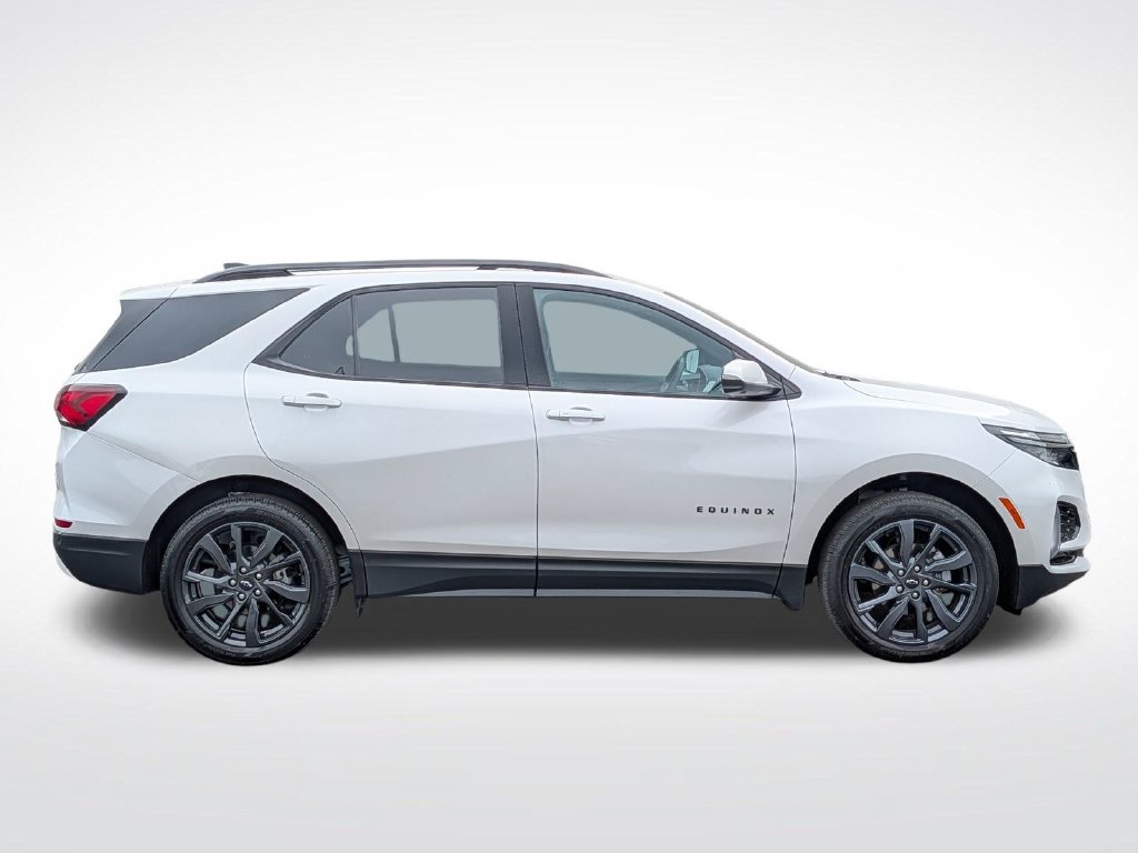 Used 2023 Chevrolet Equinox RS w/ RS Leather Package AWD/4WD image 3