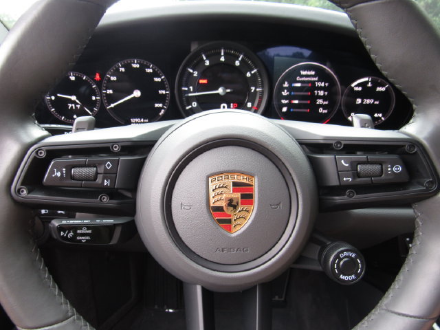Certified 2024 Porsche 911 Carrera 4 AWD/4WD image 33