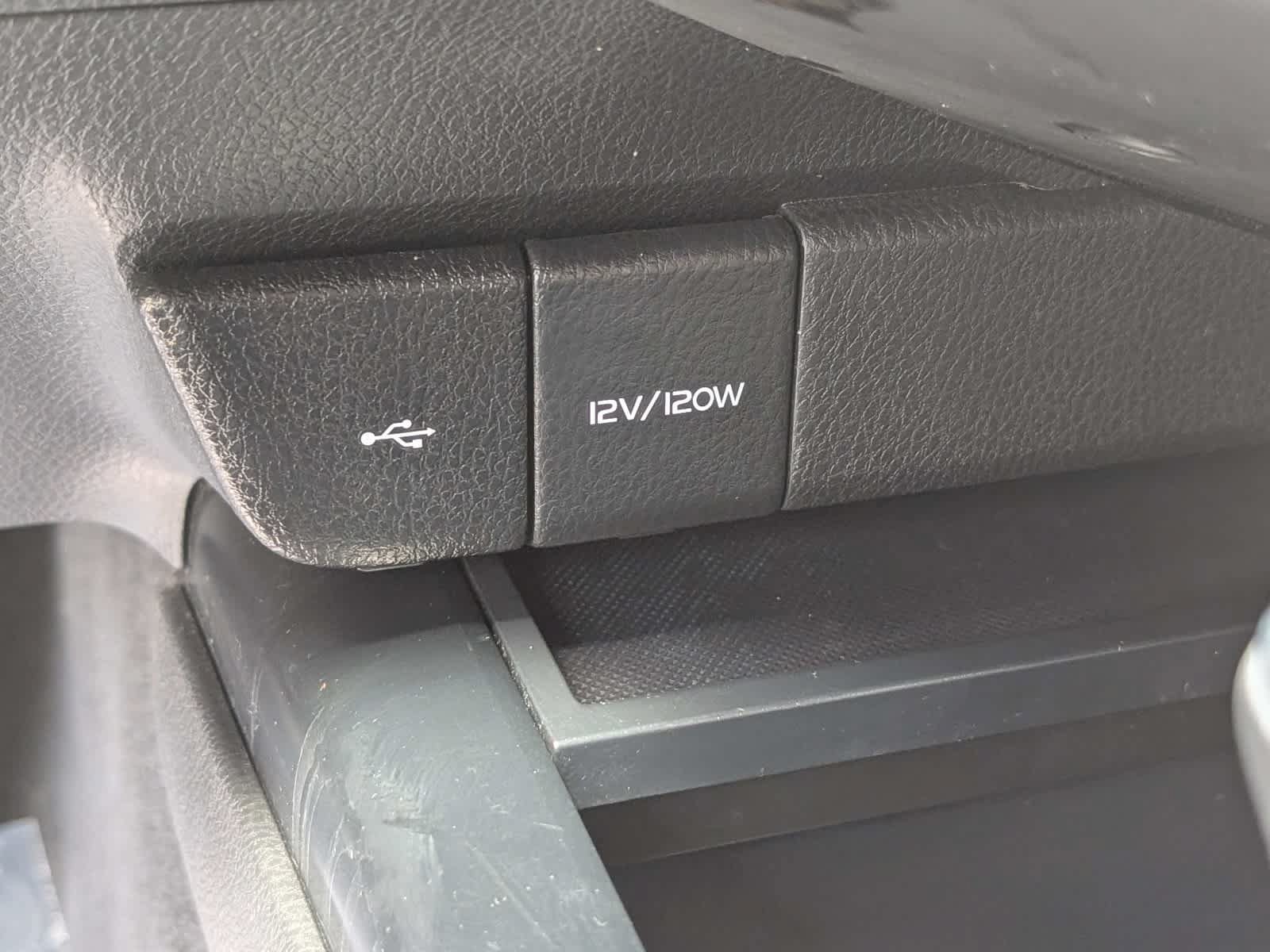 Used 2020 Toyota Camry SE FWD image 23