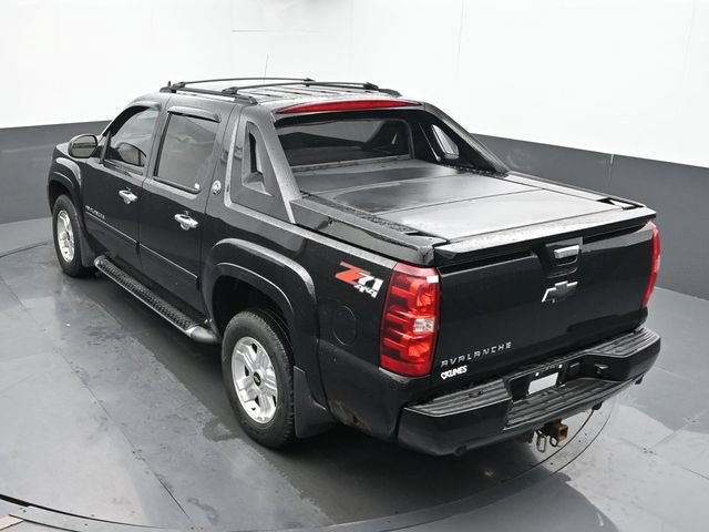 Used 2013 Chevrolet Avalanche LT w/ Suspension Package, Off-Road AWD/4WD image 40