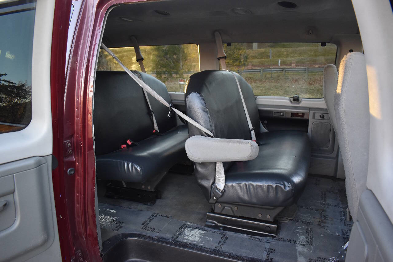 Used 2008 Ford E-350 and Econoline 350 XLT image 12