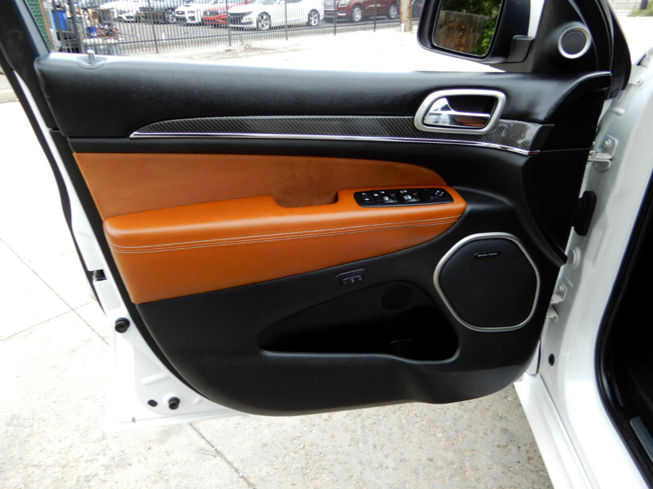 Used 2017 Jeep Grand Cherokee SRT image 20