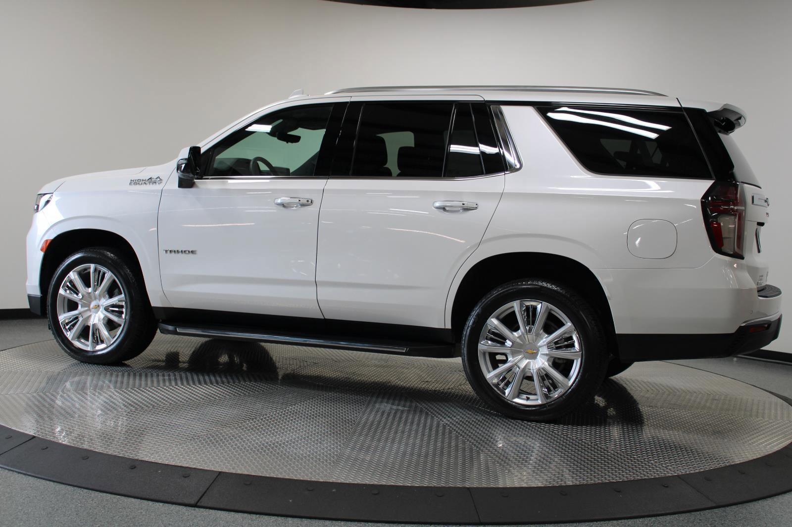 Used 2024 Chevrolet Tahoe High Country image 7