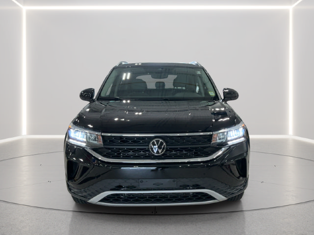 Certified 2023 Volkswagen Taos SE w/ Panoramic Sunroof Package AWD/4WD image 9