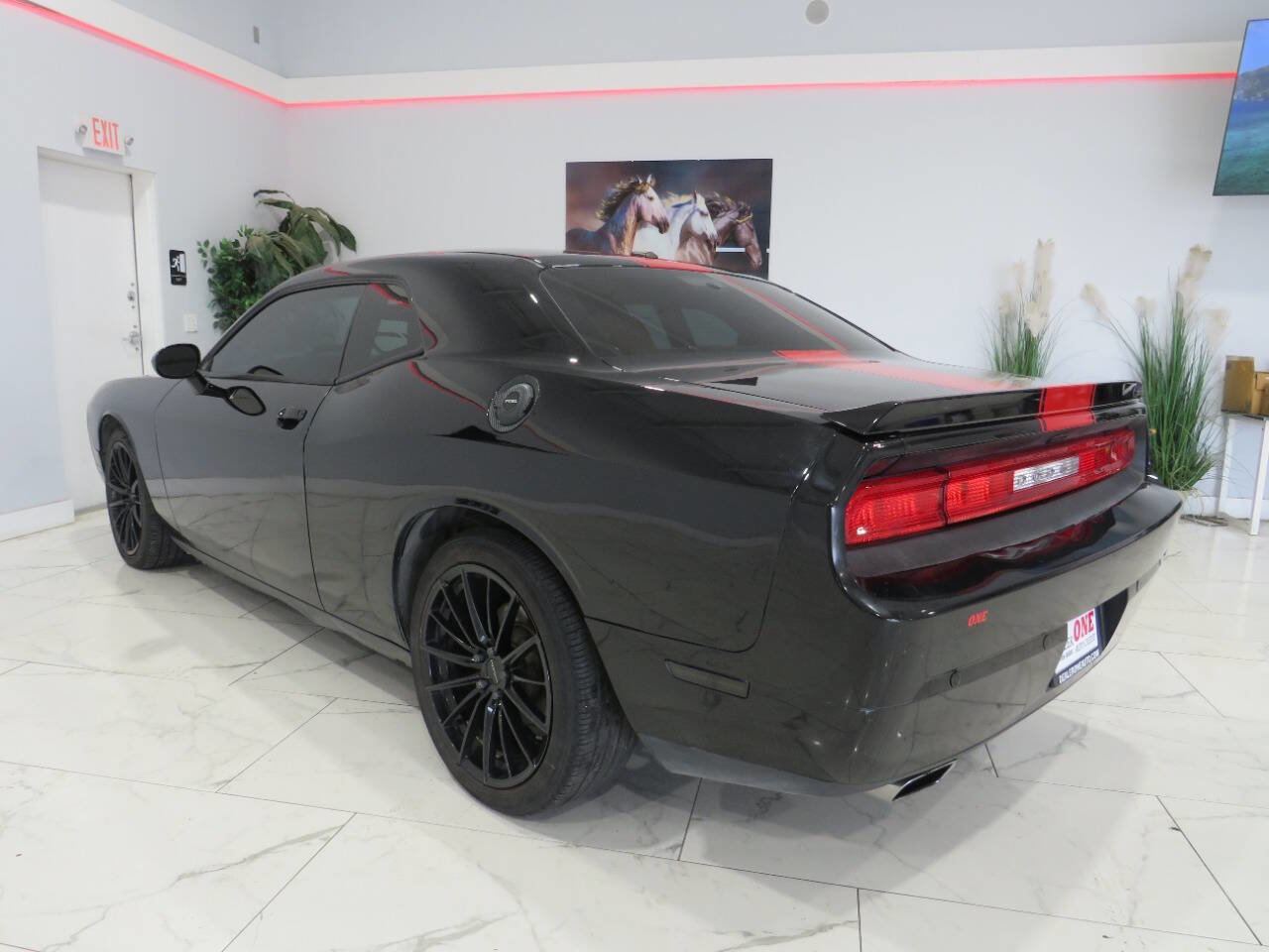 Used 2013 Dodge Challenger SXT RWD image 5