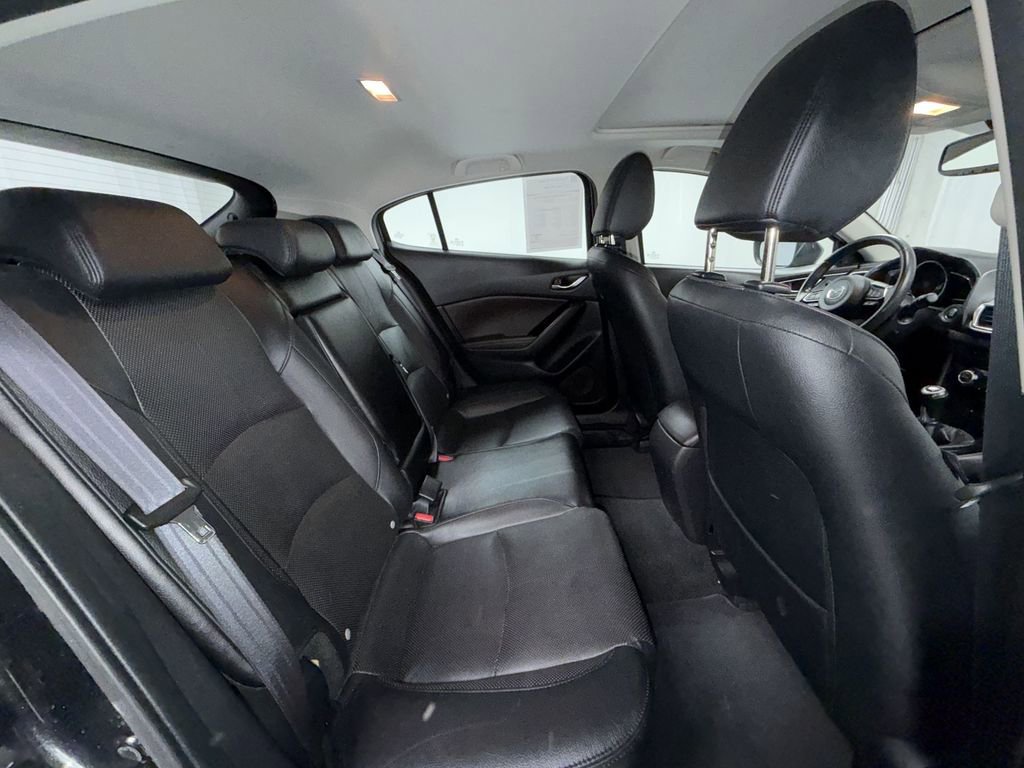 Used 2017 MAZDA MAZDA3 Grand Touring w/ Premium Equipment Package FWD image 17