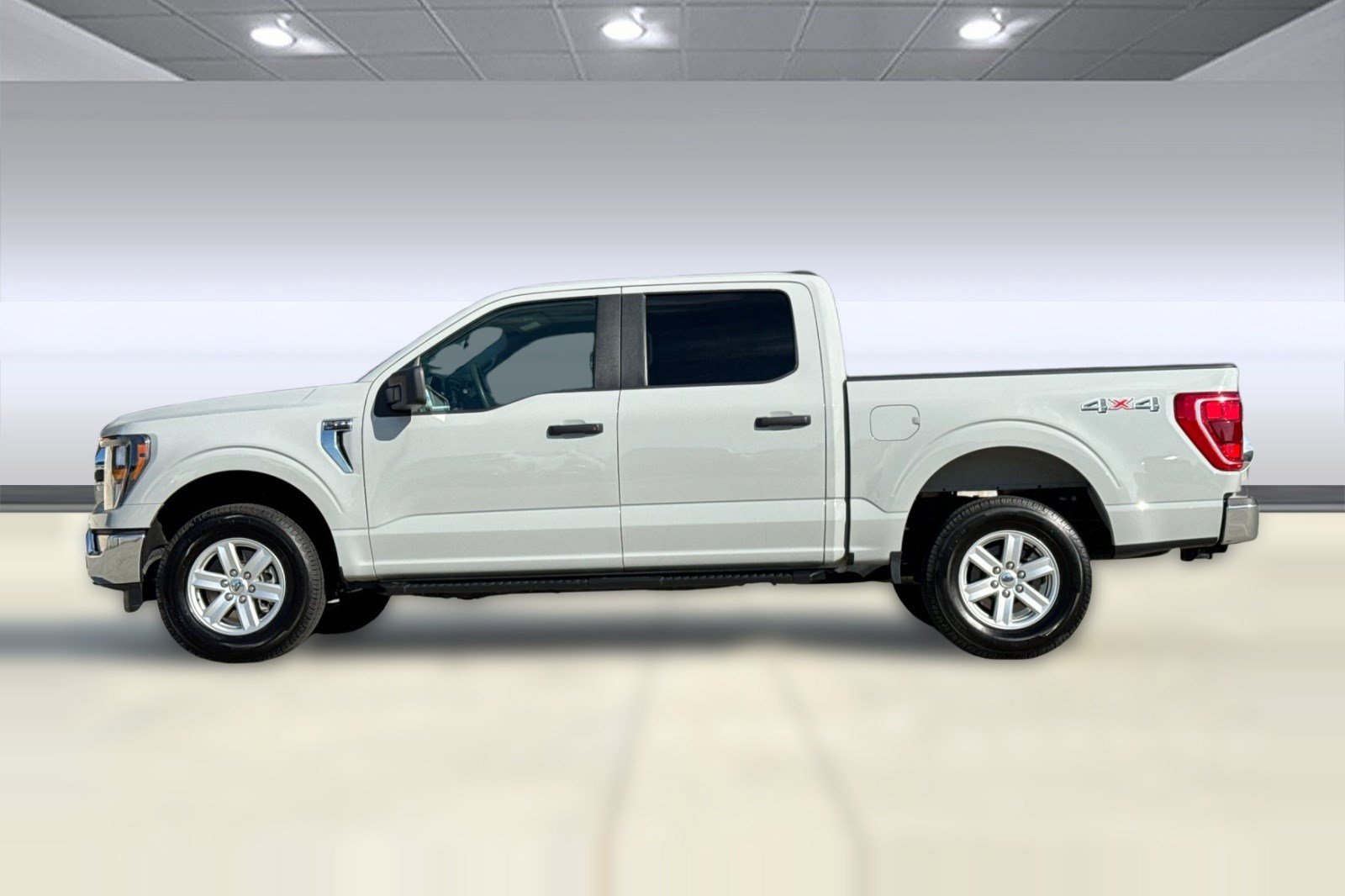 Used 2023 Ford F150 XLT w/ Trailer Tow Package AWD/4WD image 2
