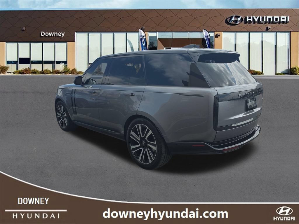 Used 2023 Land Rover Range Rover SE AWD/4WD image 3