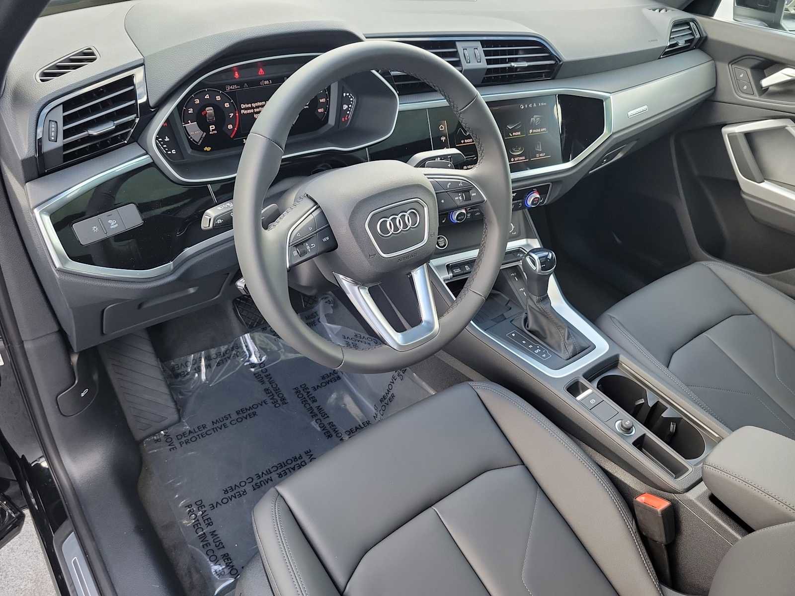 New 2025 Audi Q3 2.0T Premium image 2