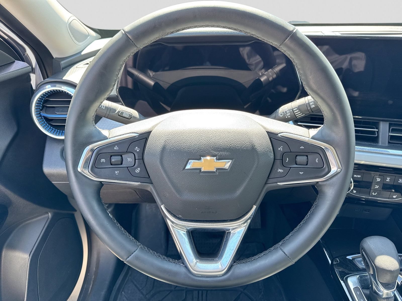 Used 2024 Chevrolet Trax LT w/ Driver Confidence Package FWD image 26